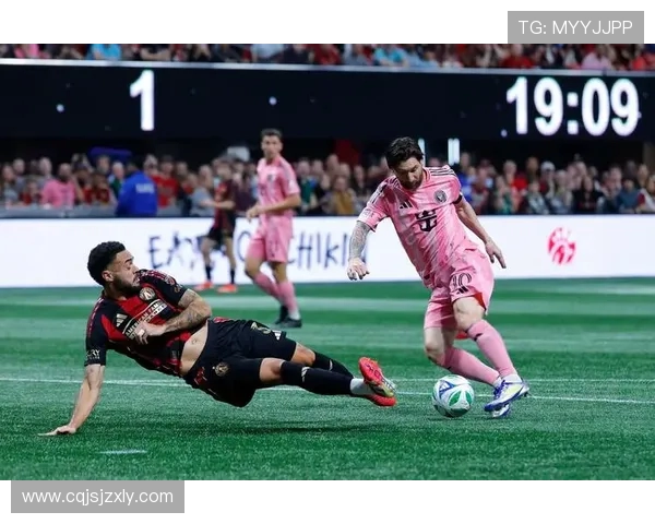 迈阿密高层直言梅西独一档：他一桌，其他运动员另一桌